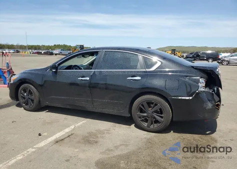 2015 Nissan Altima 2.5 z USA, uszkodzony, nr VIN 1N4AL3AP4FC261959